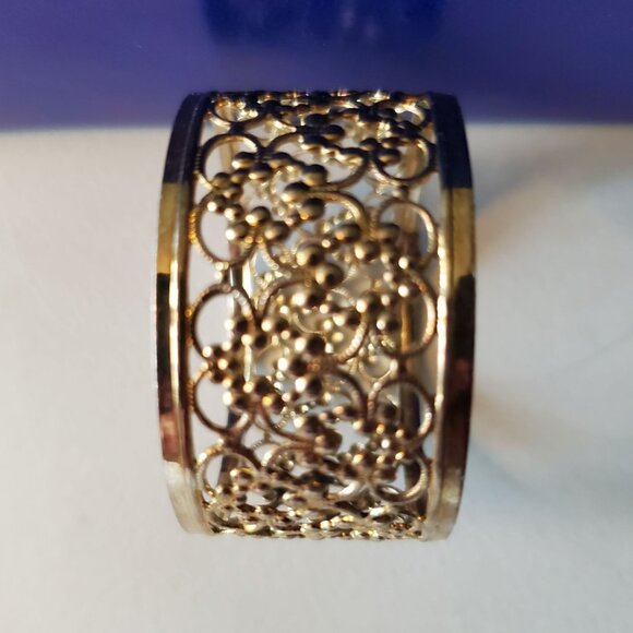 Set Of 4 Silver Plated Napkin Rings Elegant Floral Design Made in England - Picture 2 of 5